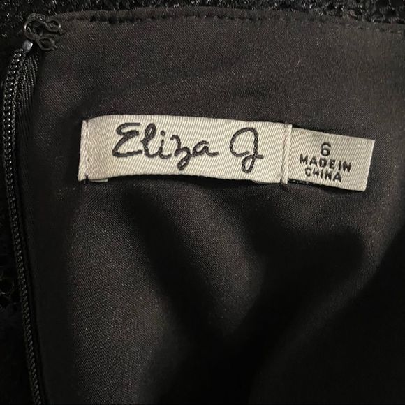 ELIZA J Lace Round Neck Cap Sleeve Sheath Dress - Picture 11 of 14